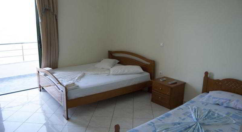 Perla Hotel Saranda Exterior photo