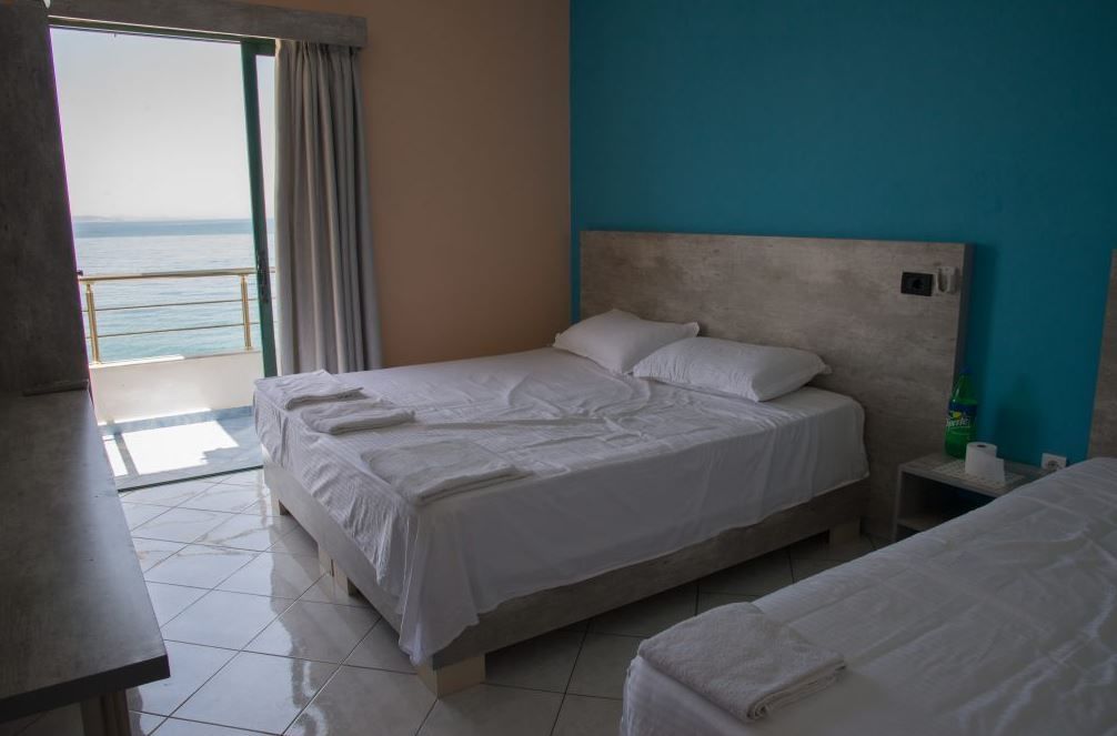 Perla Hotel Saranda Exterior photo