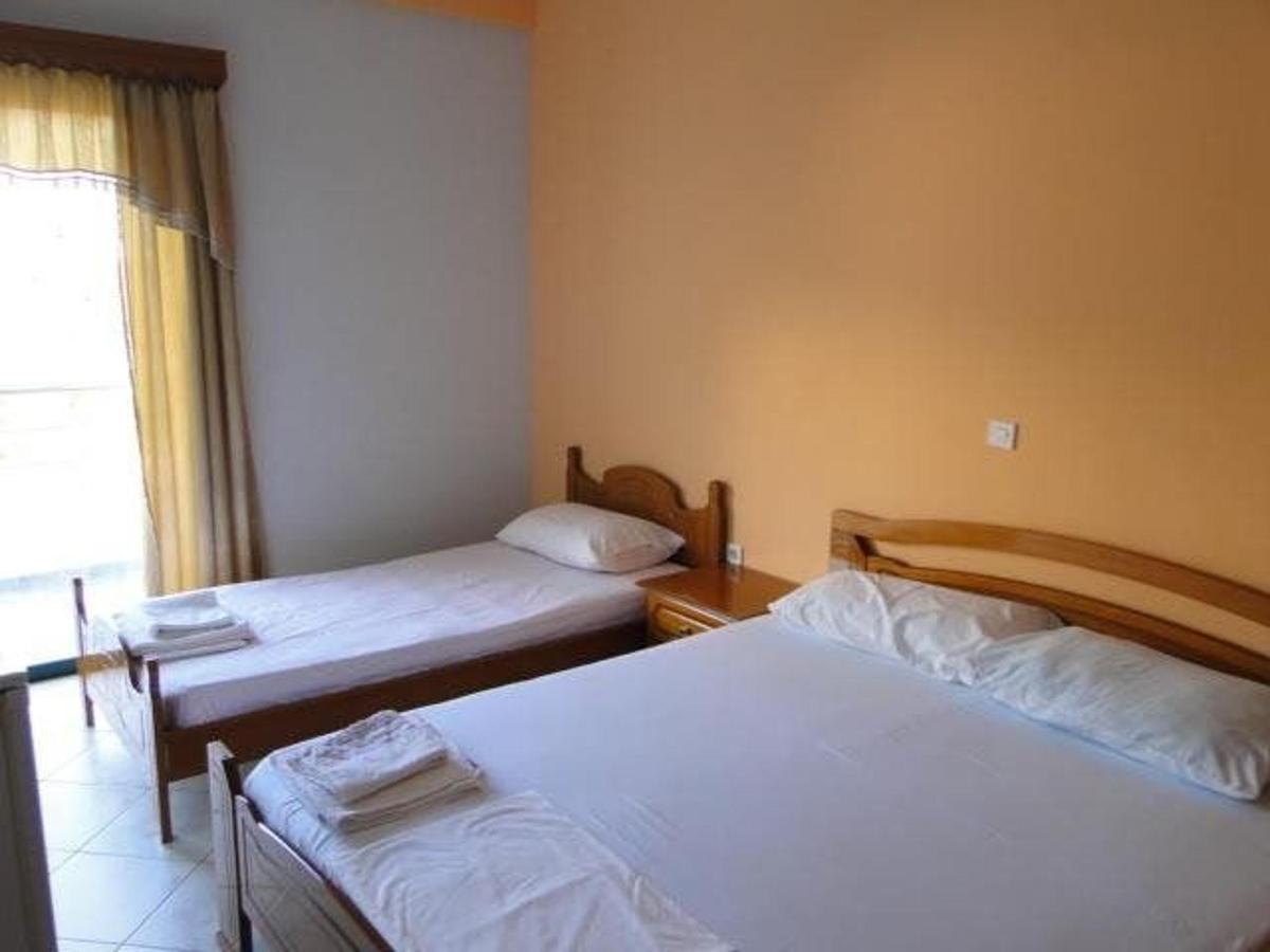 Perla Hotel Saranda Exterior photo