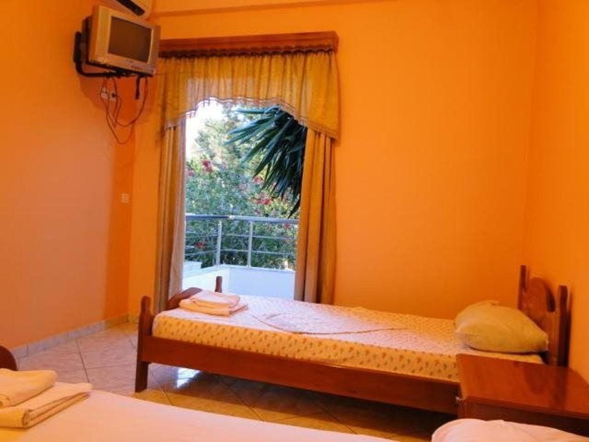 Perla Hotel Saranda Exterior photo